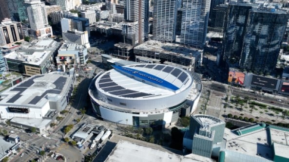 Crypto-arena-2086134-2